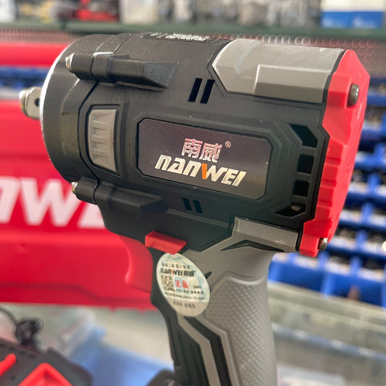 NANWEI 21V Brushless Impact Wrench – Cordless High-Torque Power Tool - Image 3